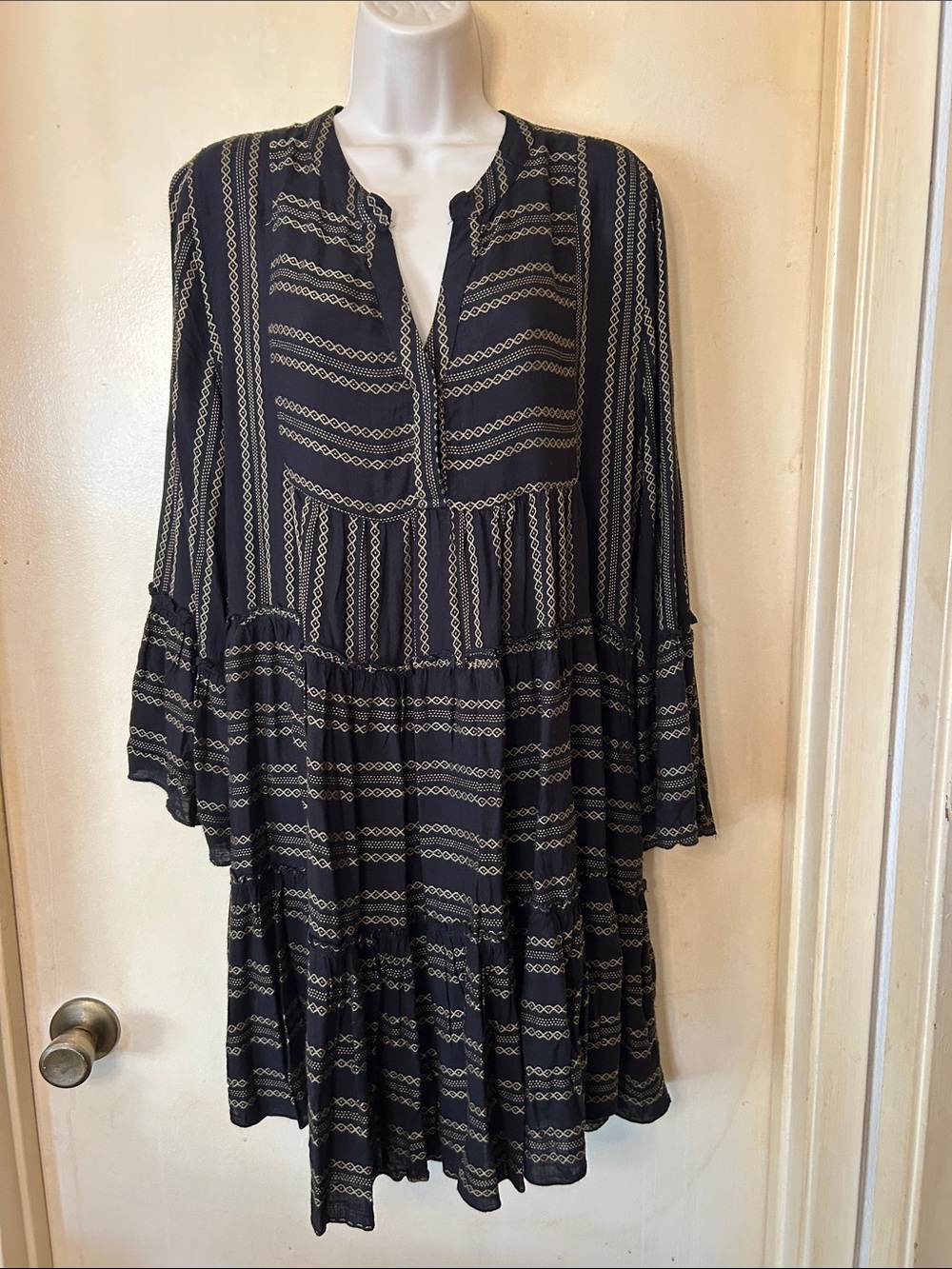 Elan Charli Black and Gold Tiered Swing Dress size L NWT